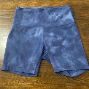 Lululemon Wunder Train HR Short 6”, Size 8